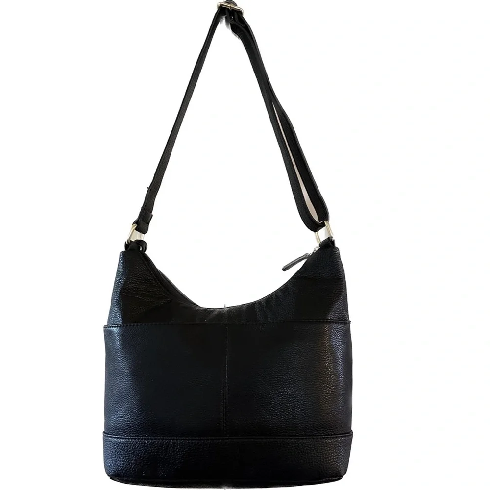 EUC Giani Bernini black leather adjustable shoulder handbag simple & classic